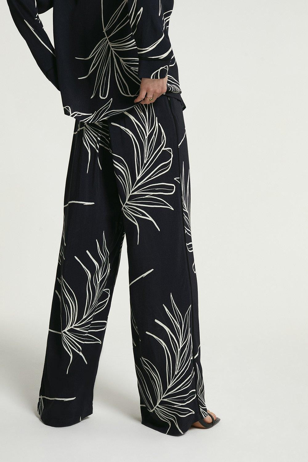 Rayon Slub Black leaf pattern Digtial Print Cord Set