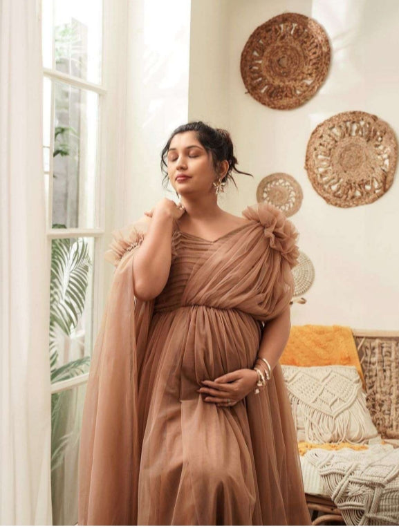 Bronze Maternity Gown – Elegant Tulle Dress with Floral Sleeves