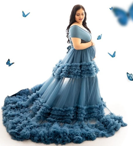 Elegant Maternity Gown for Photoshoots - Flowy Tulle Dress with Ruffle Details and Off-Shoulder Design