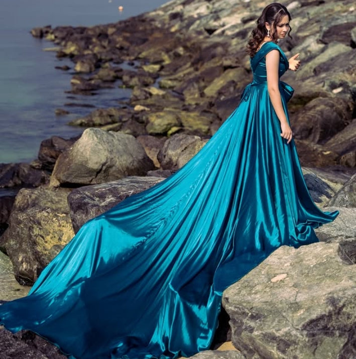 Elegant Teal Satin Gown – Flowing Luxury for Special Occasions