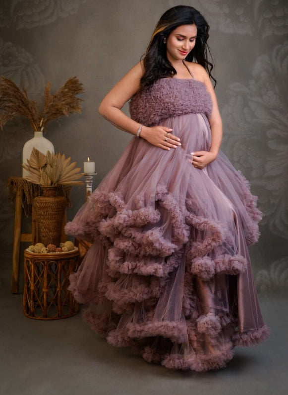 Elegant Ruffled Tulle Maternity Gown – Flowy Halter Neck Pregnancy Dress