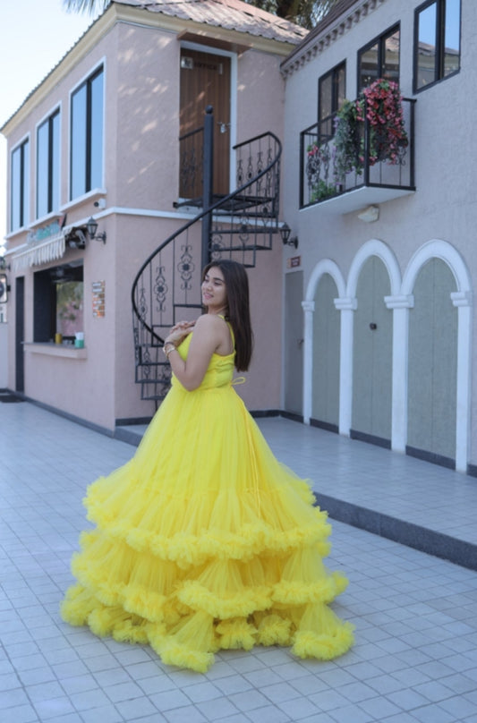Elegant Yellow Ruffle Gown for Women – Flowing Tulle Dress for Parties and Events