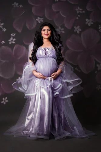 Elegant Lavender Maternity Gown with Ruffled Tulle Layers – Perfect for Photoshoots and Special Occasions